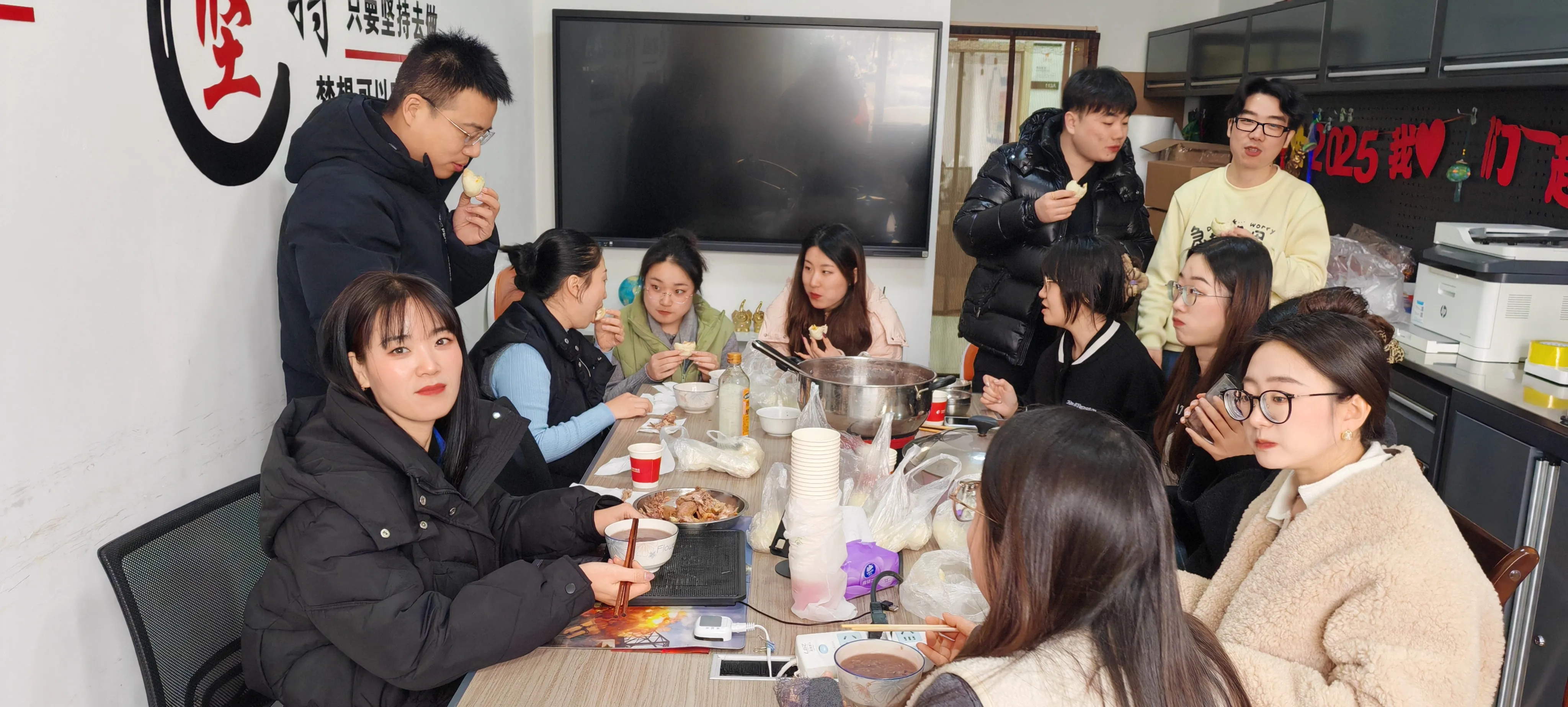 JOJO प्याकमा परम्परा र न्यानो शुभकामनाहरूको स्वाद