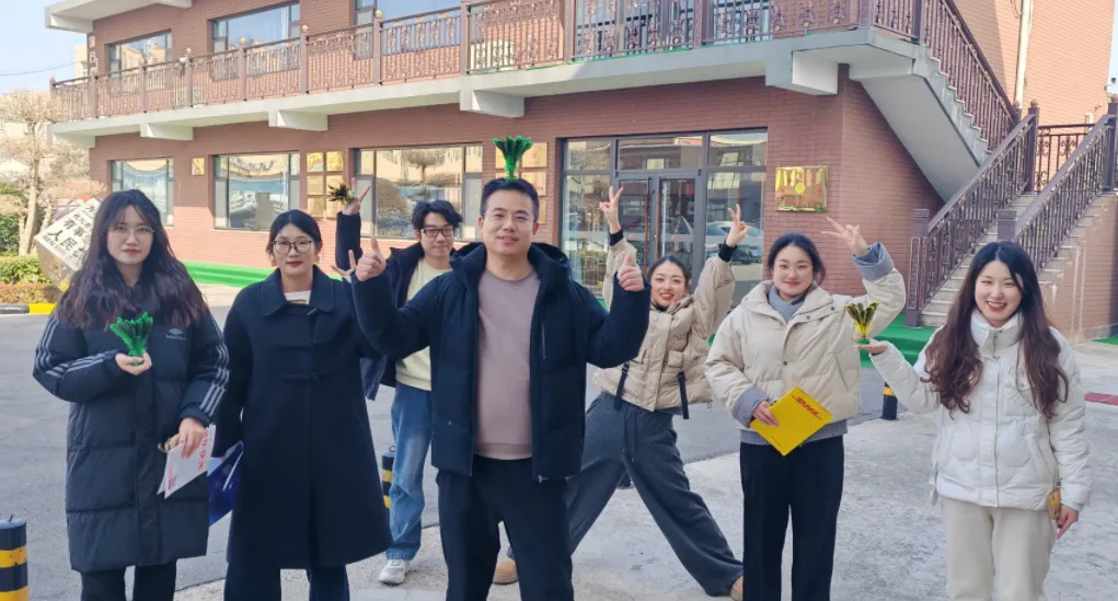 छोटो लंच ब्रेकले शटलकक रमाइलोको साथ अफिसलाई ऊर्जा दिन्छ