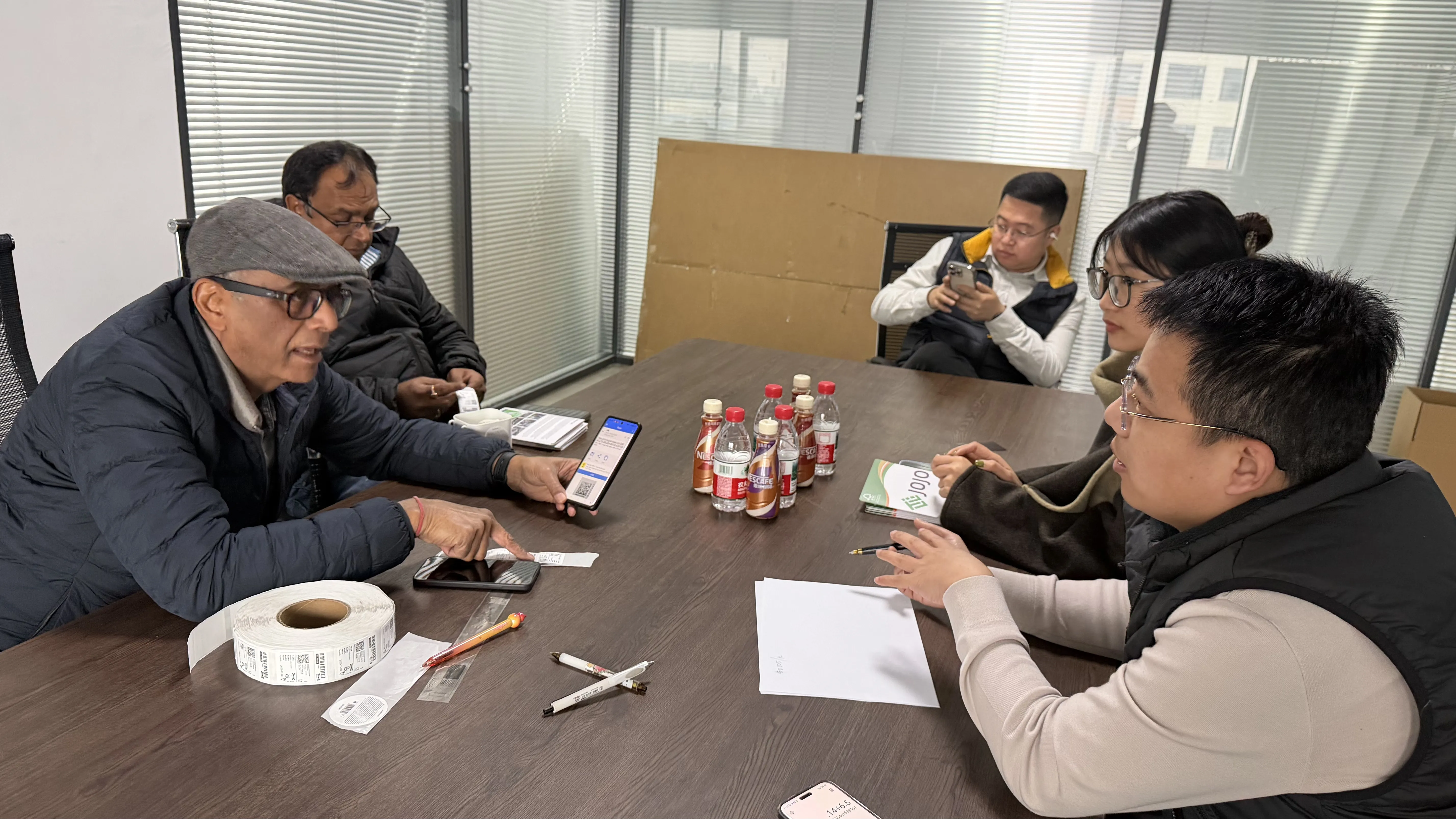 हाम्रो कारखाना भ्रमण गर्न ग्राहकहरूलाई हार्दिक स्वागत छ