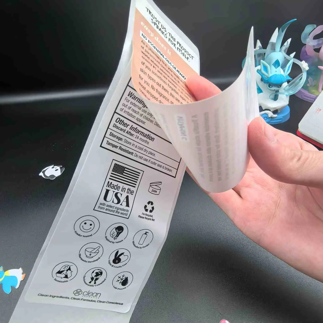 कस्मेटिक लेबलहरूको लागि मल्टिलेयर